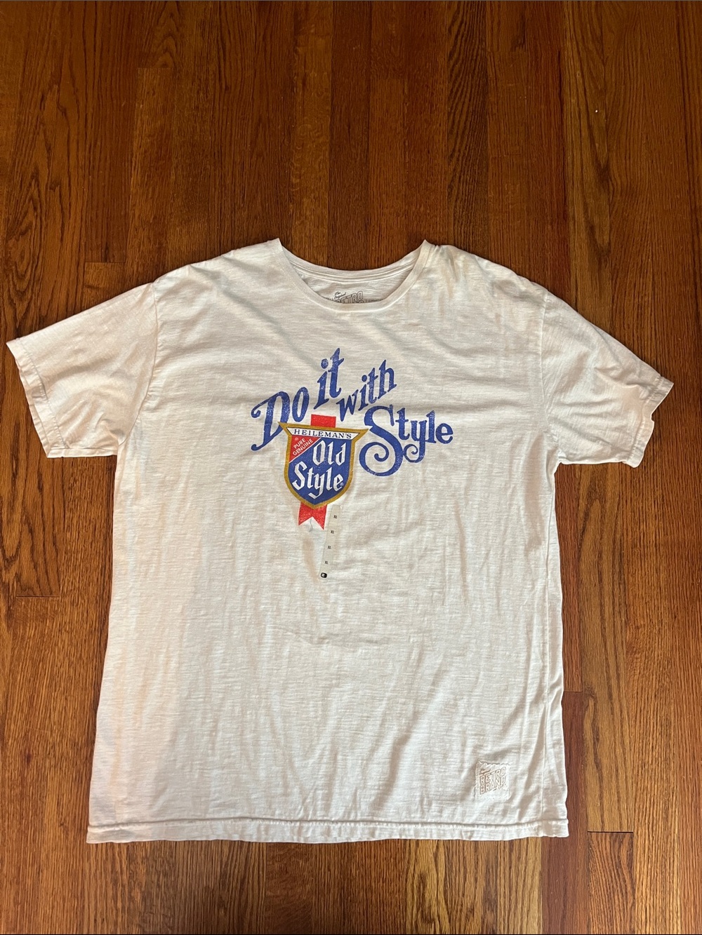 Buckle White Short-Sleeve Old Style T-shirt